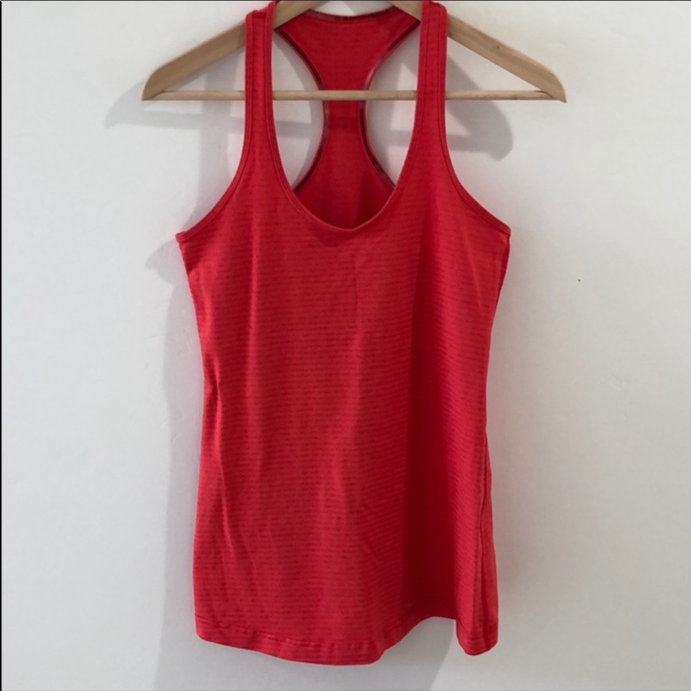 Lululemon “pretty red”!